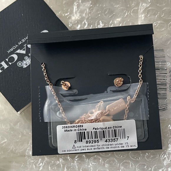 Open Circle Necklace And Tea Rose Stud Earrings Set - Picture 7 of 11